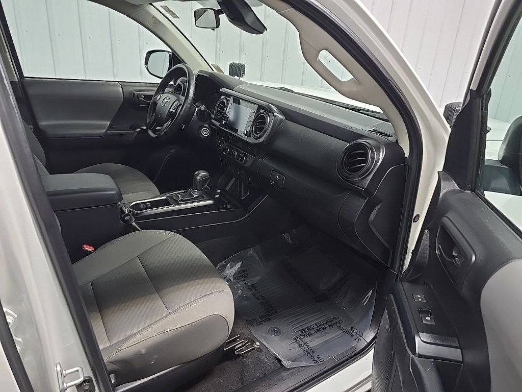 Used 2022 Toyota Tacoma SR AWD/4WD image 15