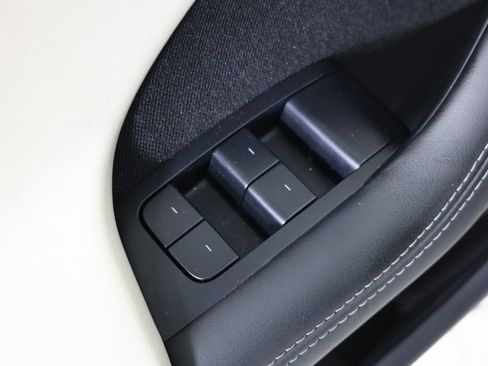 Used 2022 Tesla Model S Plaid image 22