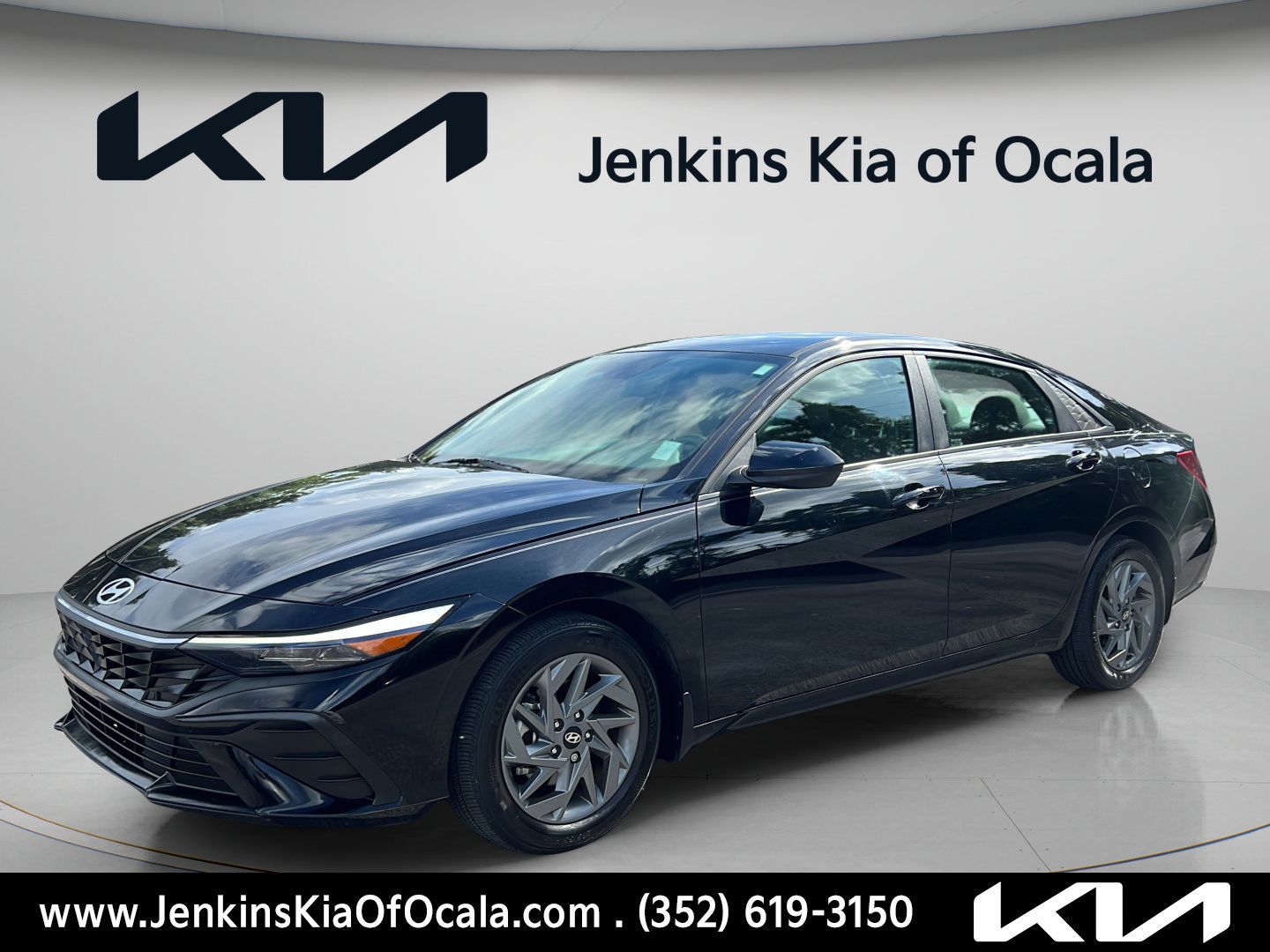 Used 2024 Hyundai Elantra SEL FWD image 7