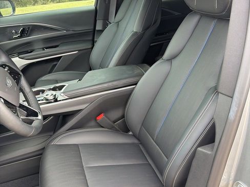 Used 2025 Cadillac Lyriq Sport image 9