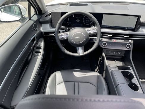 New 2025 Hyundai Sonata Limited image 24