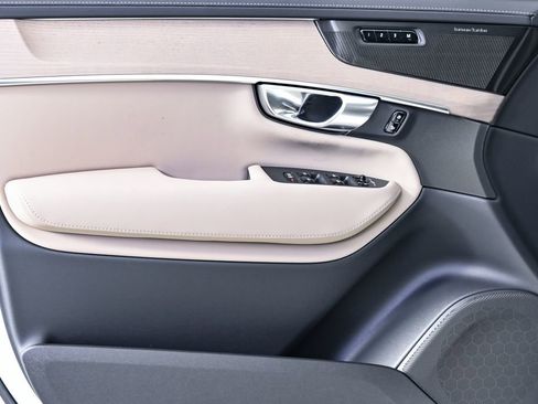 New 2026 Volvo XC90 T8 Ultra w/ Protection Package Premier AWD/4WD image 6