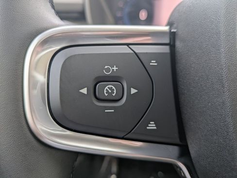 New 2025 Volvo XC40 B5 Plus w/ Climate Package image 25