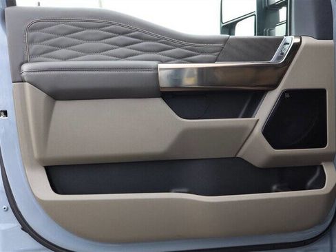 Used 2025 Ford F450 Platinum w/ Platinum Plus Package image 13