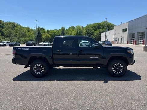 Used 2020 Toyota Tacoma TRD Off-Road w/ TRD Premium Off Road Package AWD/4WD image 15