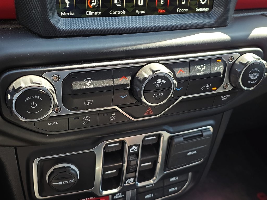 Used 2023 Jeep Wrangler Unlimited Rubicon AWD/4WD image 16