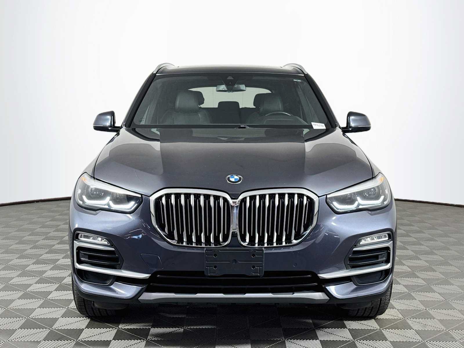 Used 2019 BMW X5 xDrive40i w/ Convenience Package AWD/4WD image 2