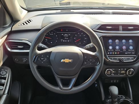 Used 2023 Chevrolet TrailBlazer LT w/ Convenience Package AWD/4WD image 24