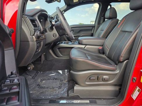 Used 2024 Nissan Titan PRO-4X w/ Pro-4x Convenience Package AWD/4WD image 21