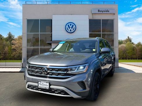 Certified 2023 Volkswagen Atlas Cross Sport SE w/ Black Wheel Package AWD/4WD image 4