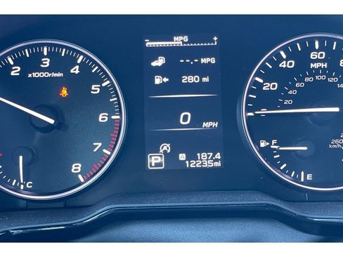 Used 2025 Subaru Outback Premium image 39