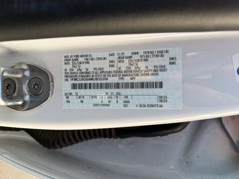 Used 2021 Ford Escape SE w/ SE Sport Appearance Package FWD image 34