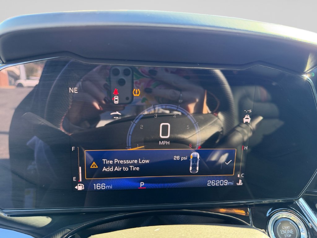 Used 2025 Chevrolet Trax RS w/ Driver Confidence Package FWD image 14