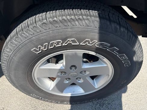 Used 2013 Jeep Wrangler Sport AWD/4WD image 6