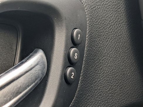 Used 2019 Jeep Cherokee Limited image 19