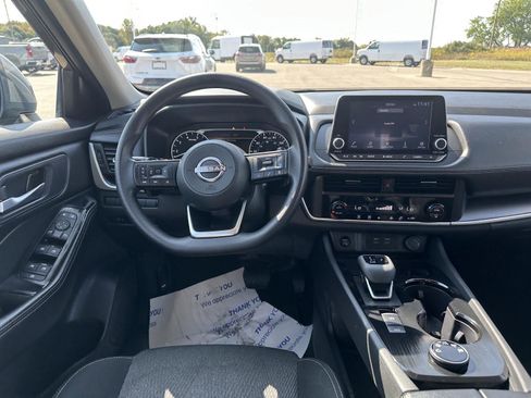 Used 2024 Nissan Rogue SV image 19