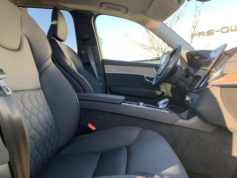 Used 2025 Volvo XC90 B5 Plus image 35