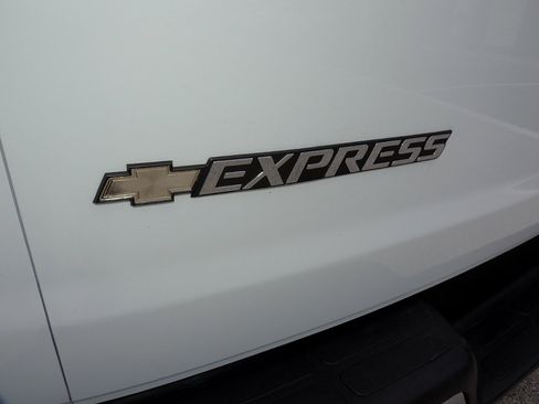 Certified 2024 Chevrolet Express 2500 w/ Driver Convenience Package RWD image 15