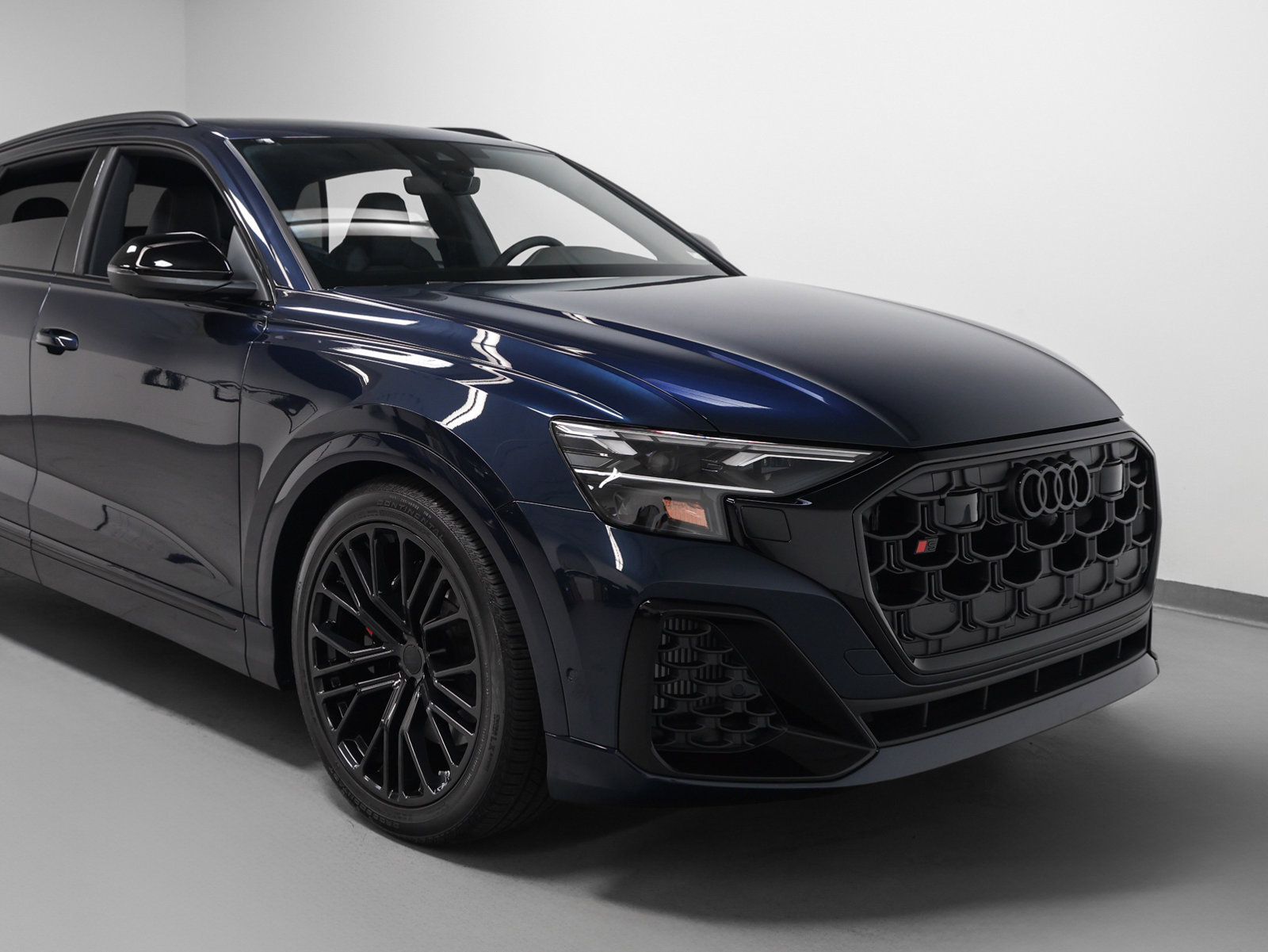 Used 2026 Audi SQ8 Premium Plus AWD/4WD image 9