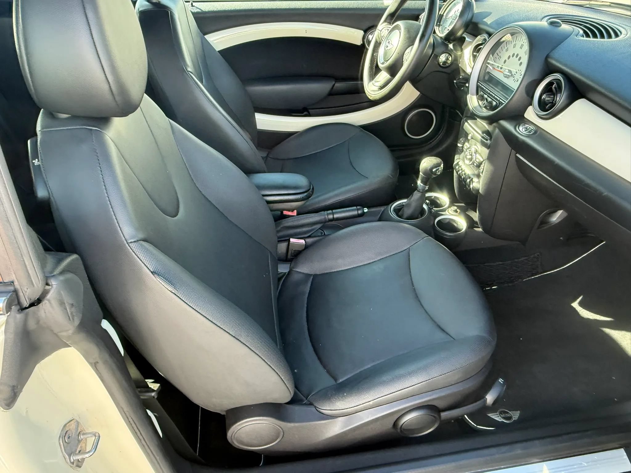 Used 2012 MINI Cooper Convertible FWD image 18