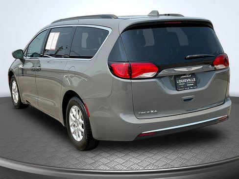 Used 2020 Chrysler Pacifica Touring w/ Cold Weather Group FWD image 5