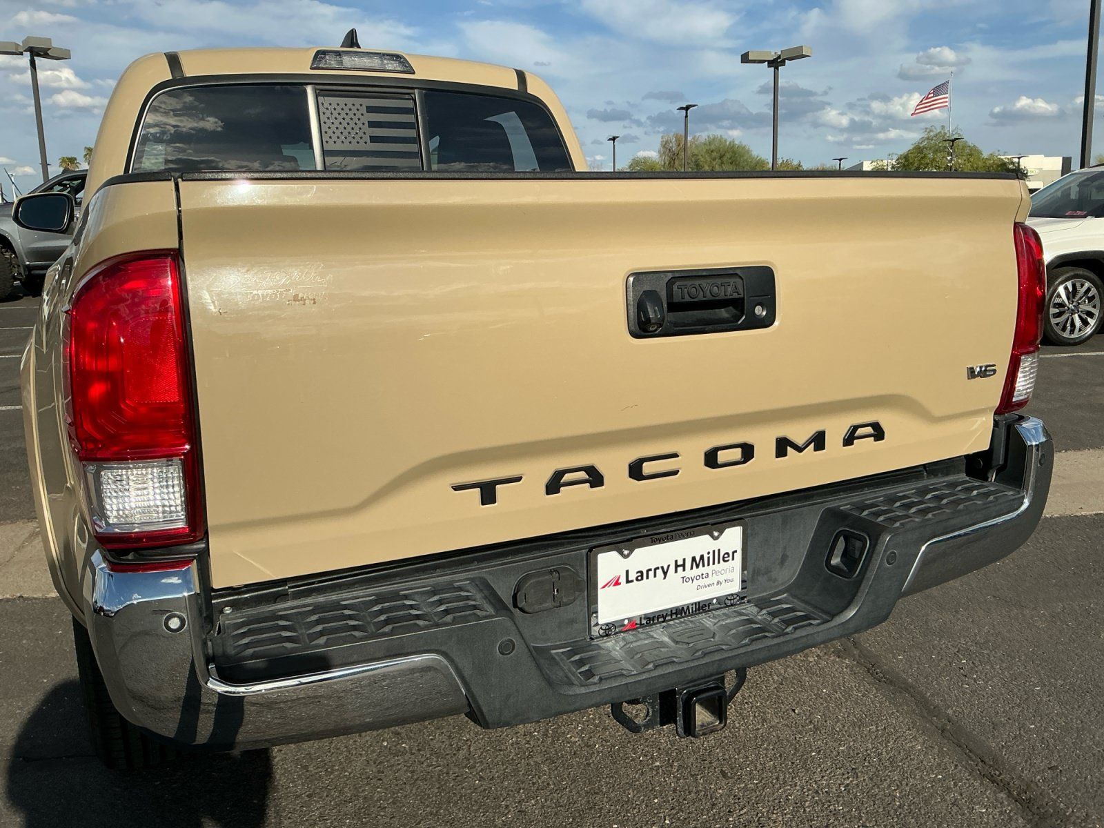 Used 2017 Toyota Tacoma SR5 w/ Tow Package RWD image 21