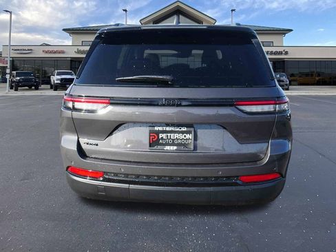 New 2025 Jeep Grand Cherokee Altitude image 16