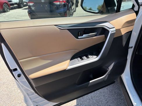 Used 2024 Toyota RAV4 XLE Premium image 8