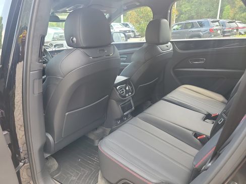 Certified 2023 Bentley Bentayga AWD/4WD image 23