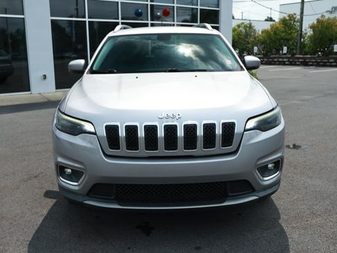 Used 2019 Jeep Cherokee Limited FWD image 2