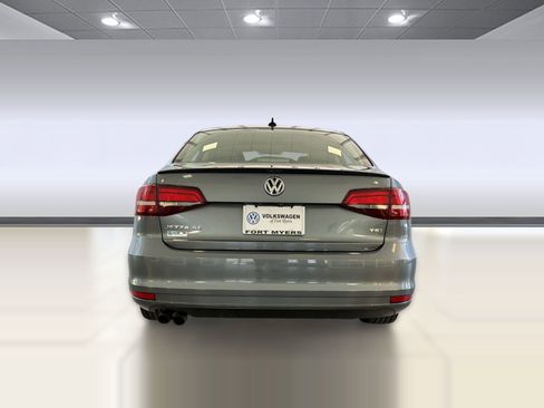 Used 2017 Volkswagen Jetta SE image 10