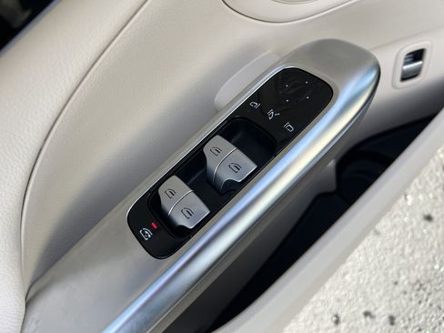 Used 2025 Mercedes-Benz C 300 C 300 image 15