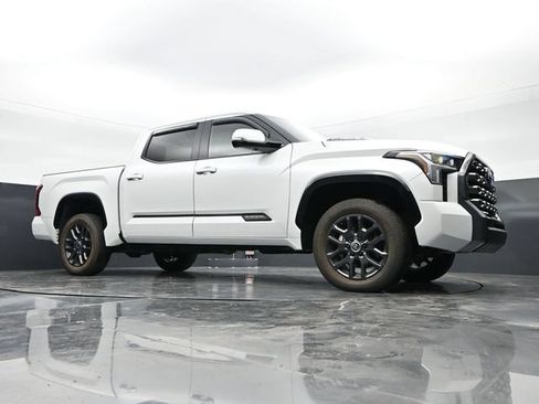 Used 2024 Toyota Tundra Platinum AWD/4WD image 37