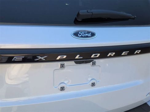 New 2026 Ford Explorer Active image 13