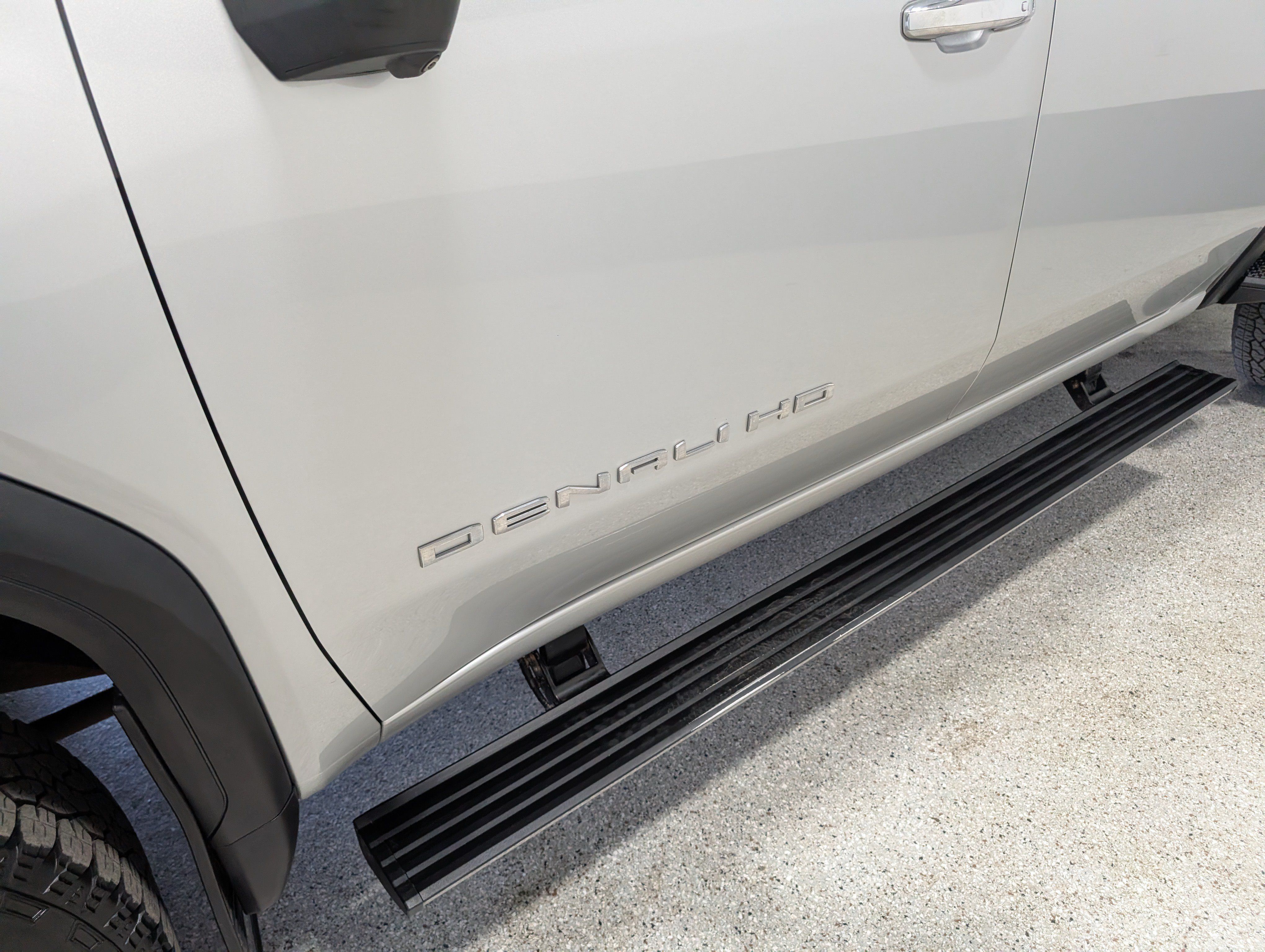 Used 2023 GMC Sierra 2500 Denali w/ Technology Package AWD/4WD image 9
