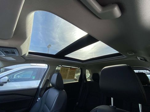 Used 2025 Nissan Rogue SV w/ SV Premium Package image 17