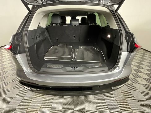 Used 2025 Lincoln Nautilus Premier image 27