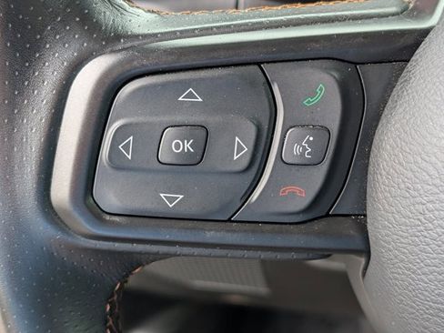 Used 2024 Jeep Gladiator Mojave w/ Convenience Group image 16