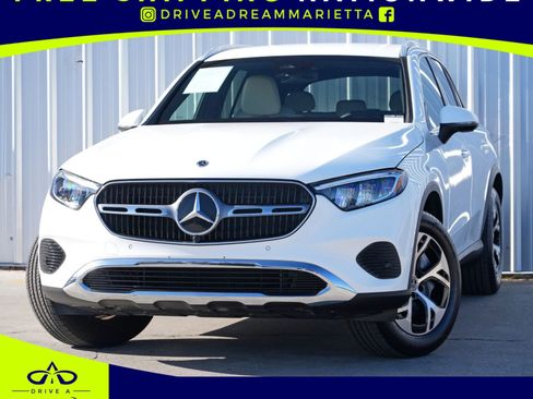 Used 2025 Mercedes-Benz GLC 350e 4MATIC image 1