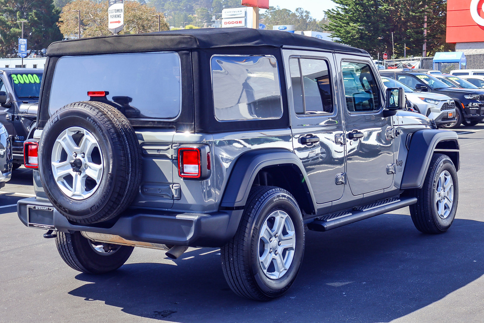 Used 2021 Jeep Wrangler Unlimited Sport AWD/4WD image 18