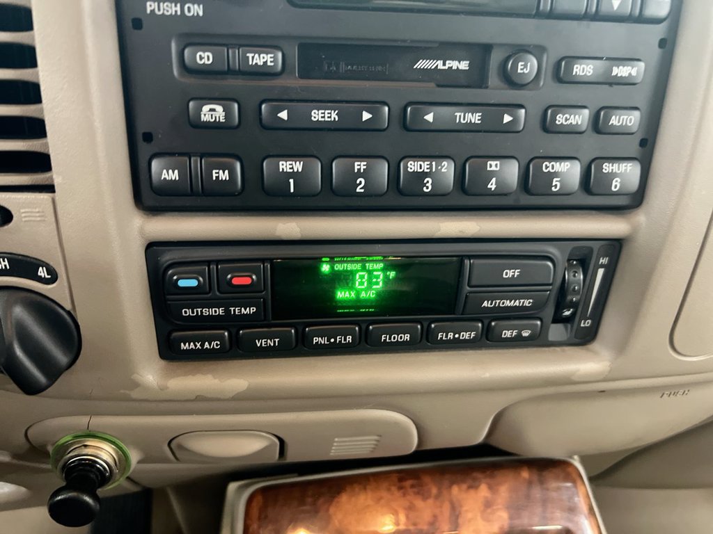 Used 2001 Lincoln Navigator 4WD image 15