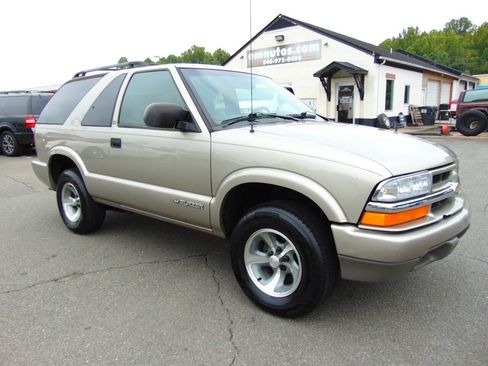 Used 2002 Chevrolet Blazer LS w/ Preferred Equipment Group image 36