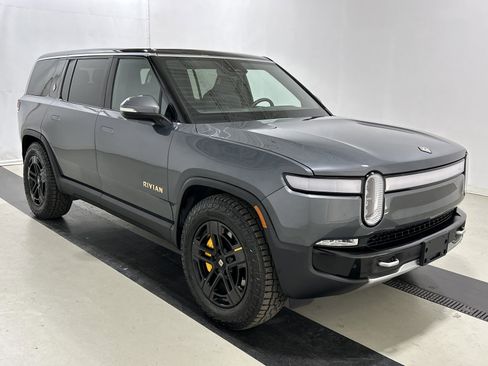 Used 2023 Rivian R1S Adventure AWD/4WD image 7