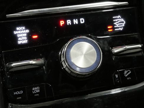 Used 2022 Jeep Grand Cherokee Summit AWD/4WD image 25