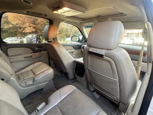 Used 2012 Chevrolet Suburban LTZ image 12