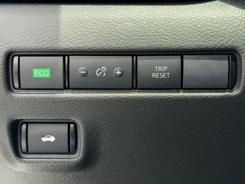 Certified 2023 Nissan Sentra SR w/ Midnight Edition Package FWD image 16