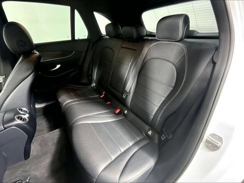 Used 2020 Mercedes-Benz GLC 300 4MATIC image 26