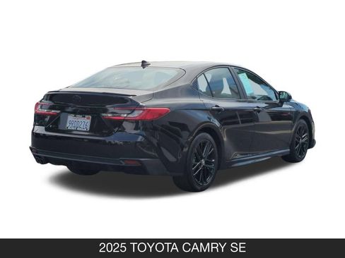 Used 2025 Toyota Camry SE w/ Convenience Package FWD image 9