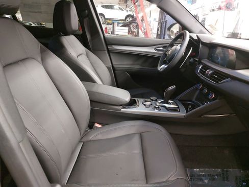 New 2025 Alfa Romeo Stelvio Sprint w/ Convenience Package image 10
