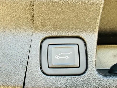 Certified 2023 GMC Acadia Denali w/ Black Diamond Edition image 38